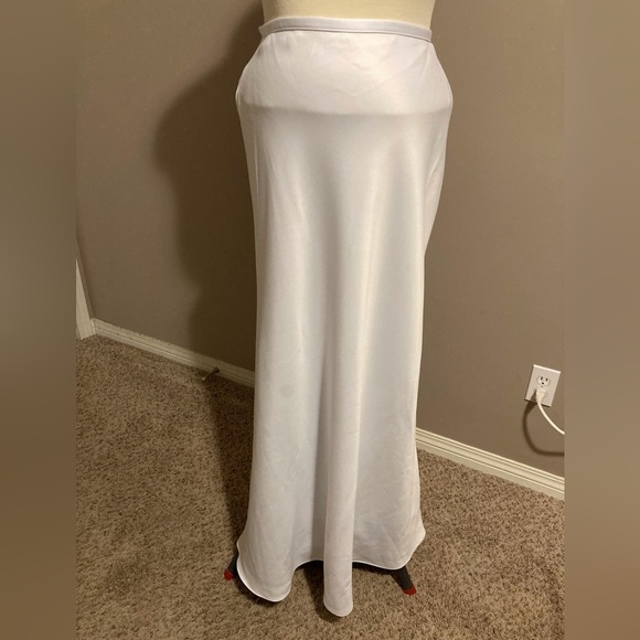 NWOT 2 pc corset wedding gown with scarf/wrap - Picture 8 of 16